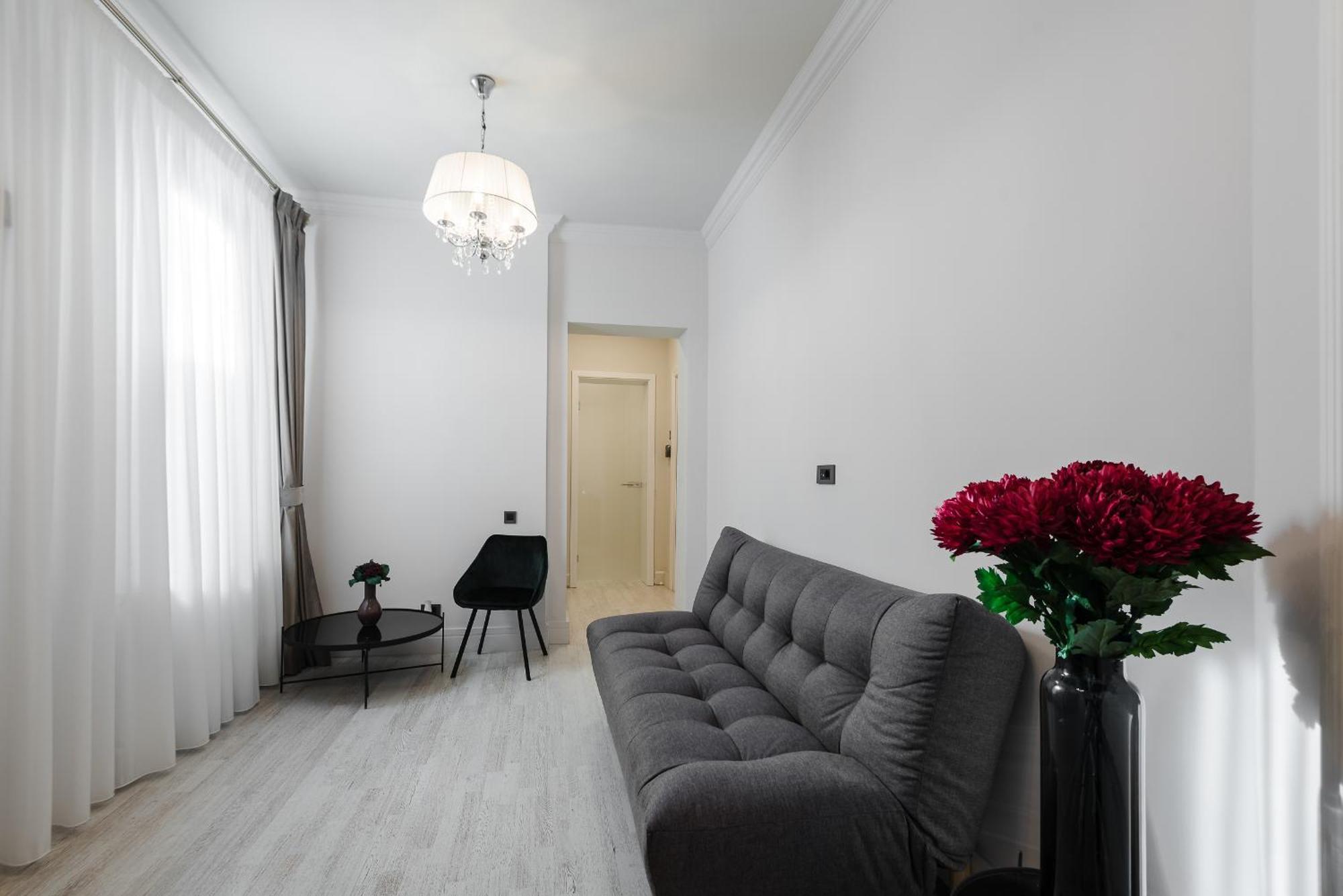 Highline Downtown Aparthotel Oldtown Unirii Square 부쿠레슈티 외부 사진
