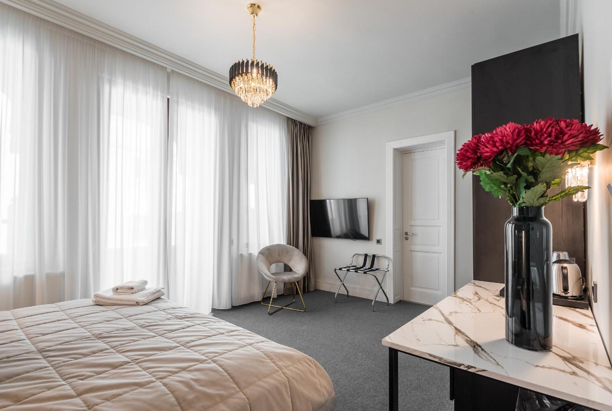 Highline Downtown Aparthotel Oldtown Unirii Square 부쿠레슈티 외부 사진