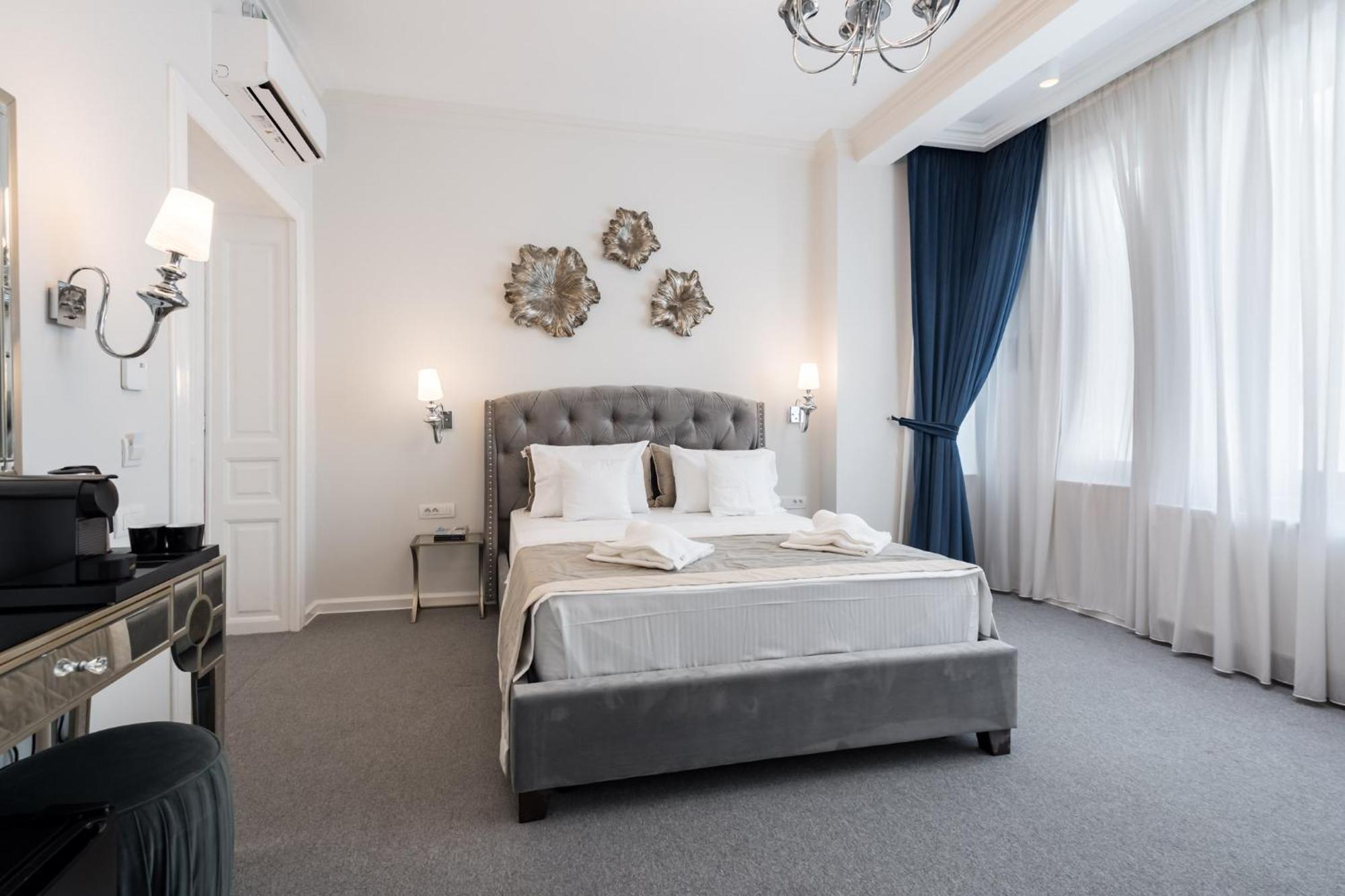 Highline Downtown Aparthotel Oldtown Unirii Square 부쿠레슈티 외부 사진
