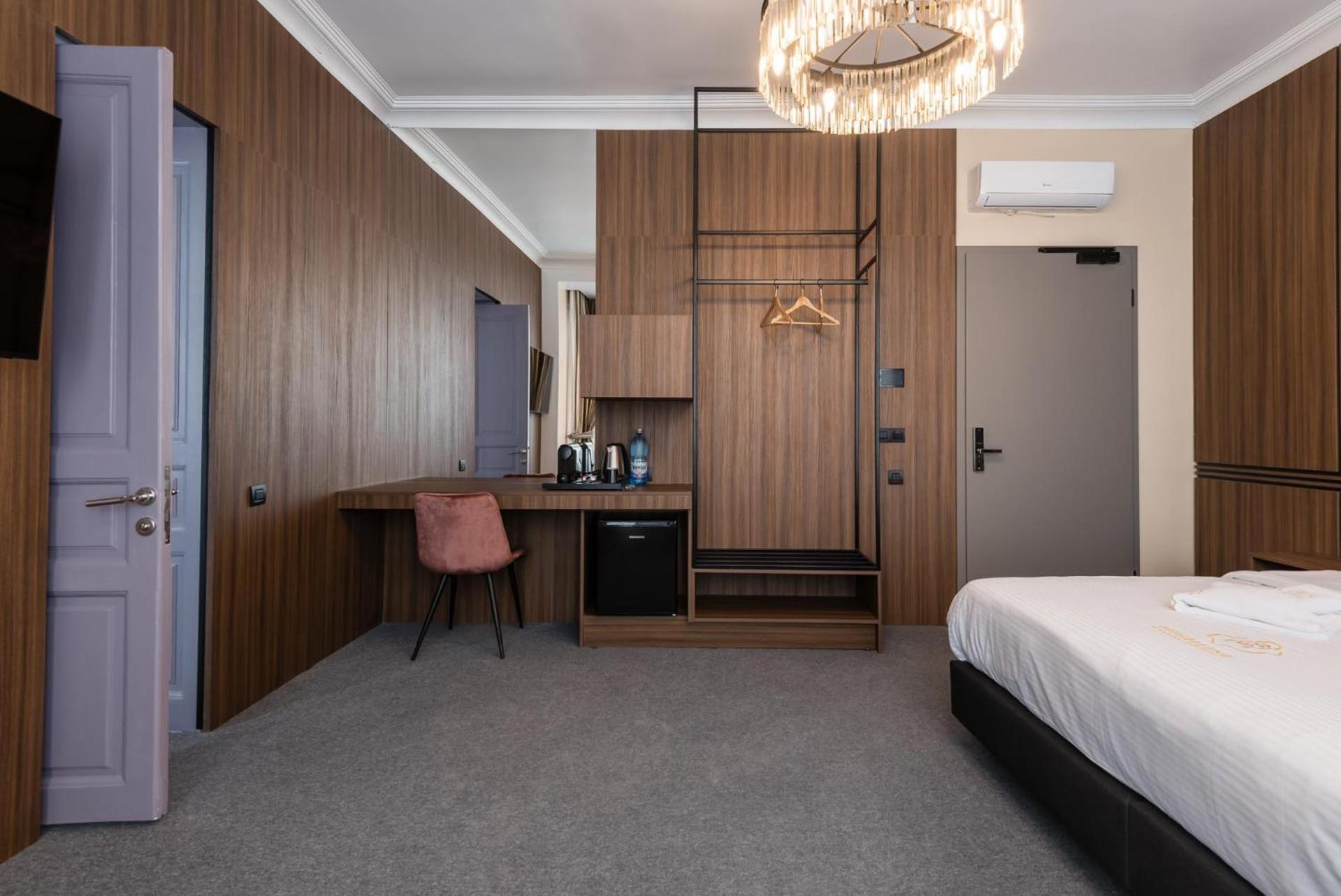 Highline Downtown Aparthotel Oldtown Unirii Square 부쿠레슈티 외부 사진